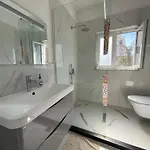Flora Center One Bedroom App - Enjoy Travel 公寓 地拉那