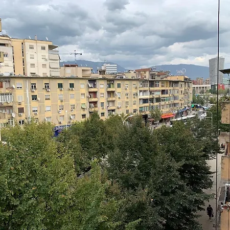 Flora - Modern Rooftop With Balcony Appartement Tirana