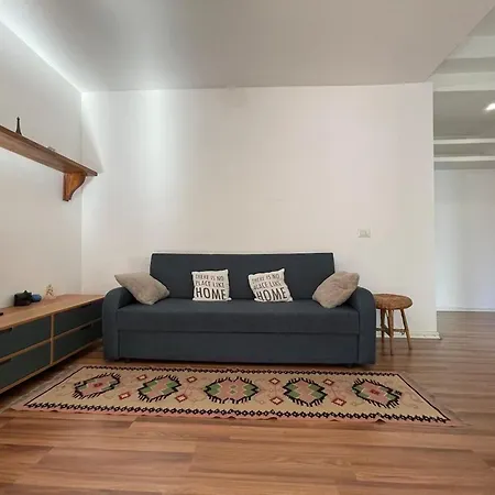 Appartement Flora - Modern Rooftop With Balcony Tirana
