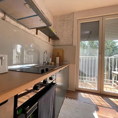 Appartement Flora - Modern Rooftop With Balcony Tirana