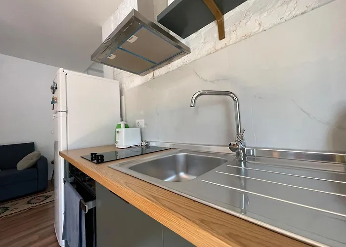 Apartment Flora Center One Bedroom App - Enjoy Travel Tirana