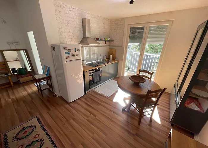 Lejlighed Flora Center One Bedroom App - Enjoy Travel