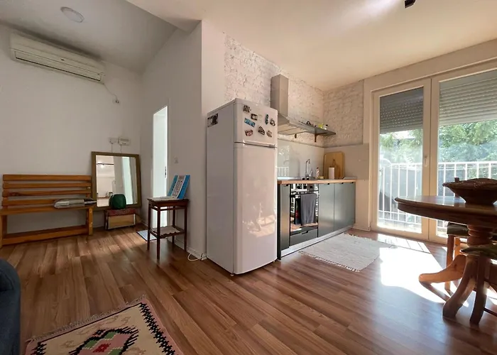 Lejlighed Flora Center One Bedroom App - Enjoy Travel *