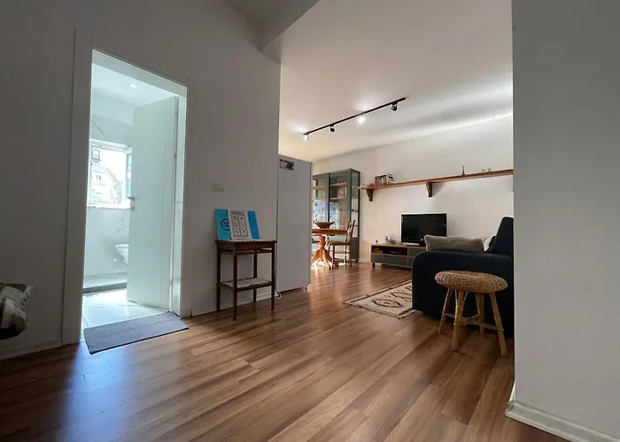 Flora Center One Bedroom App - Enjoy Travel Tirana