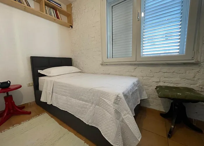 Apartment Flora Center One Bedroom App - Enjoy Travel *